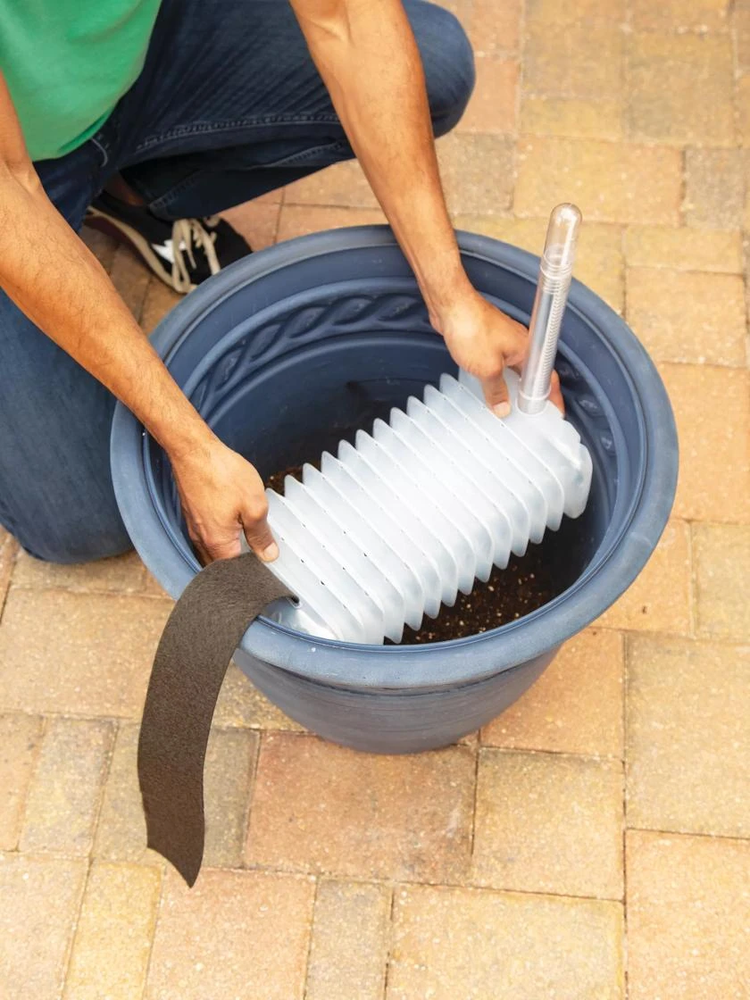 Adjustable Self-Watering Insert For Pots And Planters - Image 6